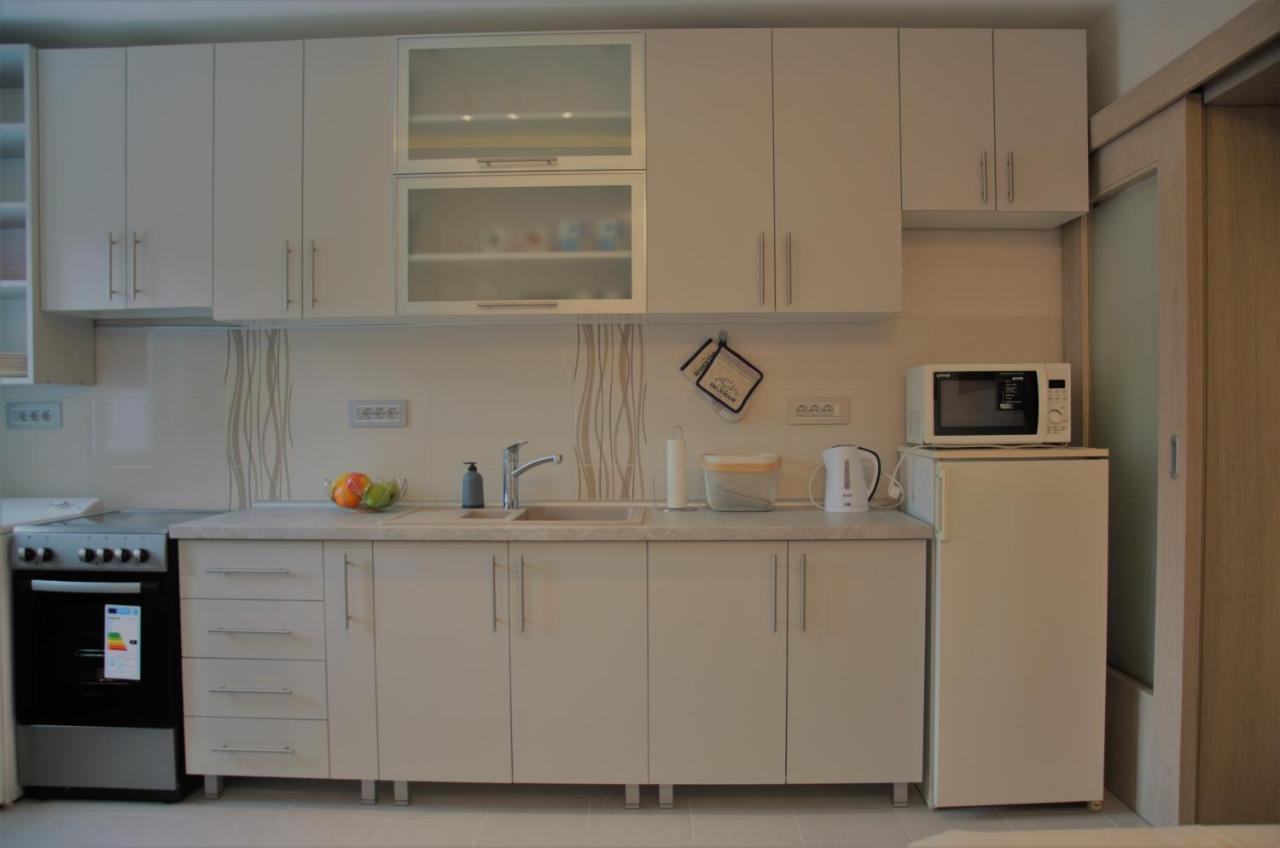 Spacious 2-Bedroom Apartment With Luxury Feel Újvidék Kültér fotó
