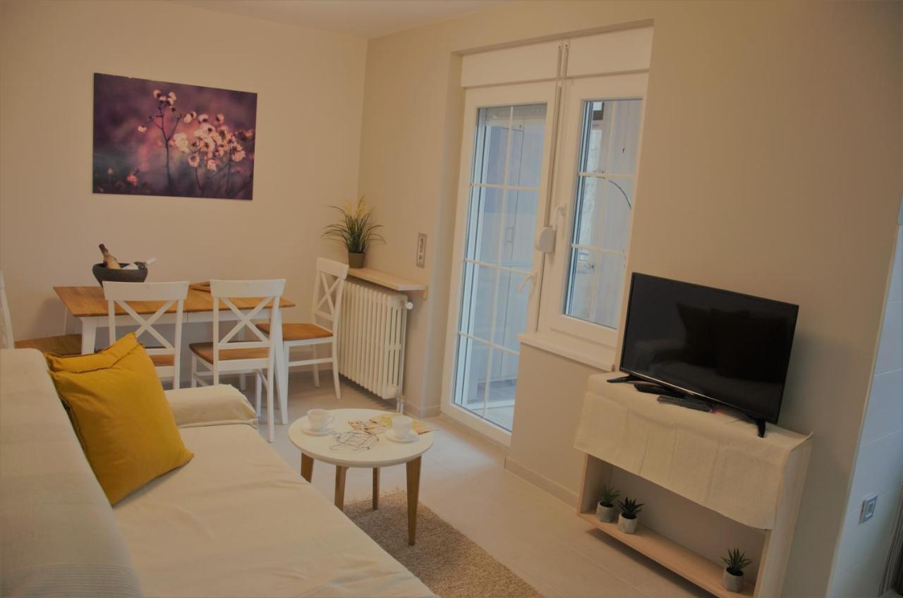Spacious 2-Bedroom Apartment With Luxury Feel Újvidék Kültér fotó
